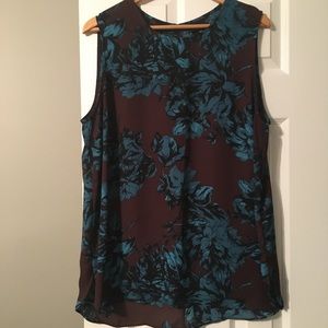 Sleeveless flower top